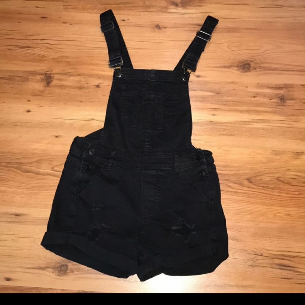 Overall shorts